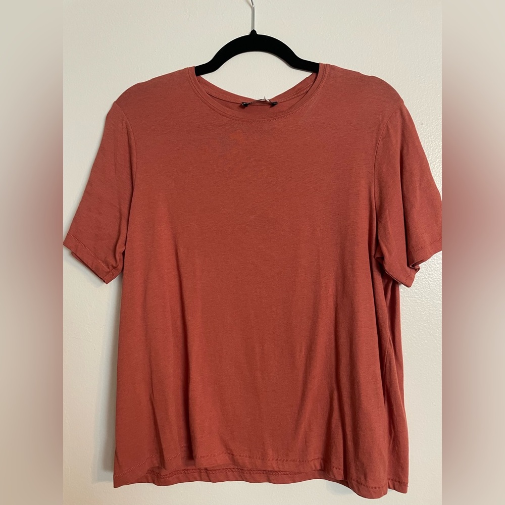 Women’s Zara T-shirt